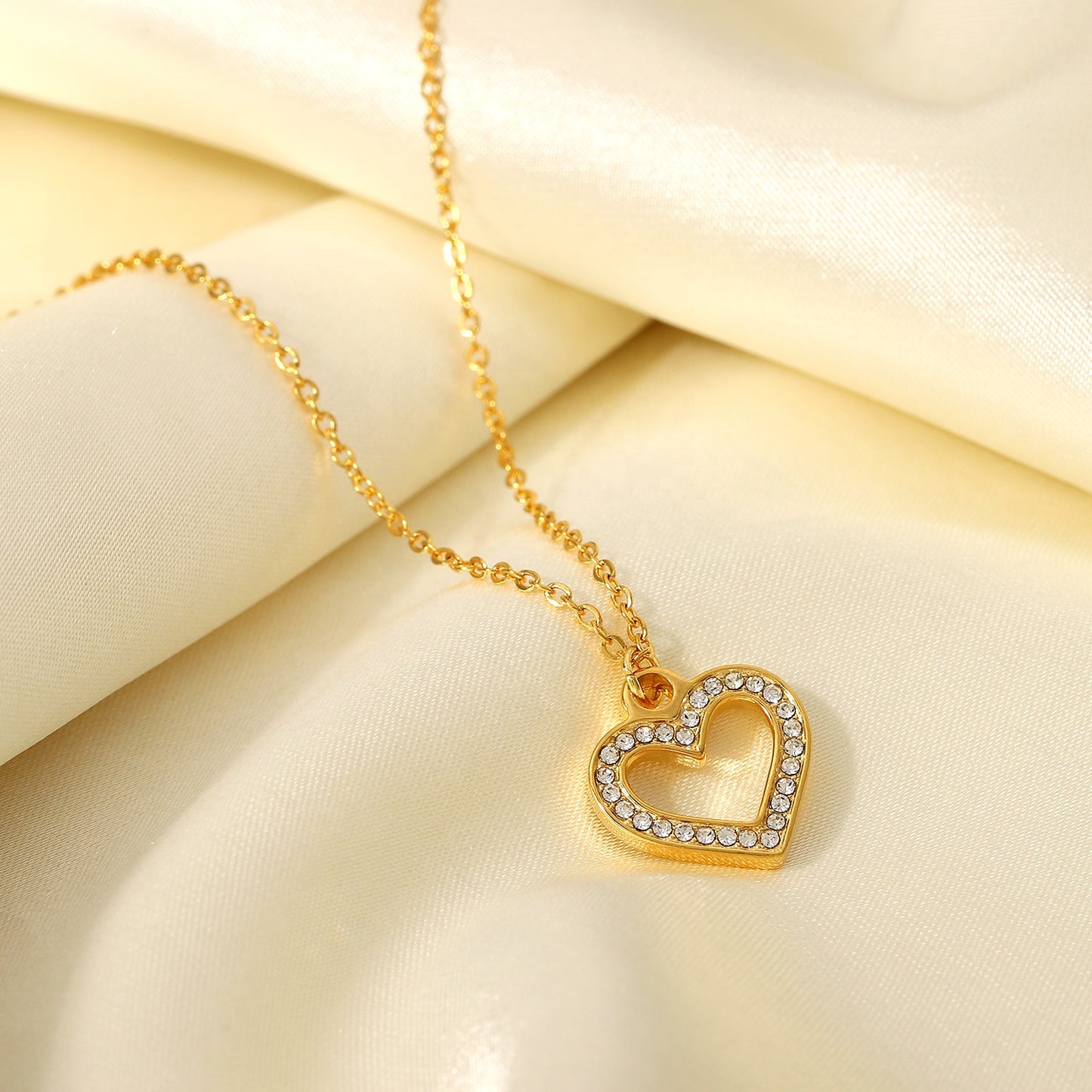 18k Gold Plated Heart-Shaped Hollow Design Necklace