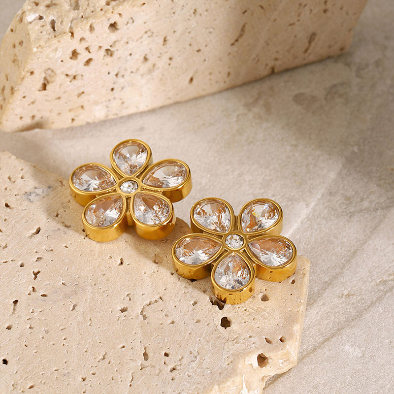 Daisy Petal Studs
