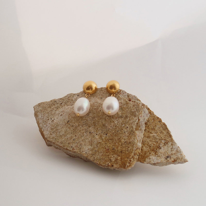 Trendy Vintage Natural Freshwater Pearl Earrings.