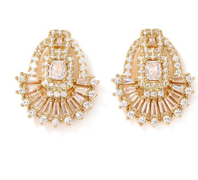 Dainty Flower Shaped CZ Pendant Set