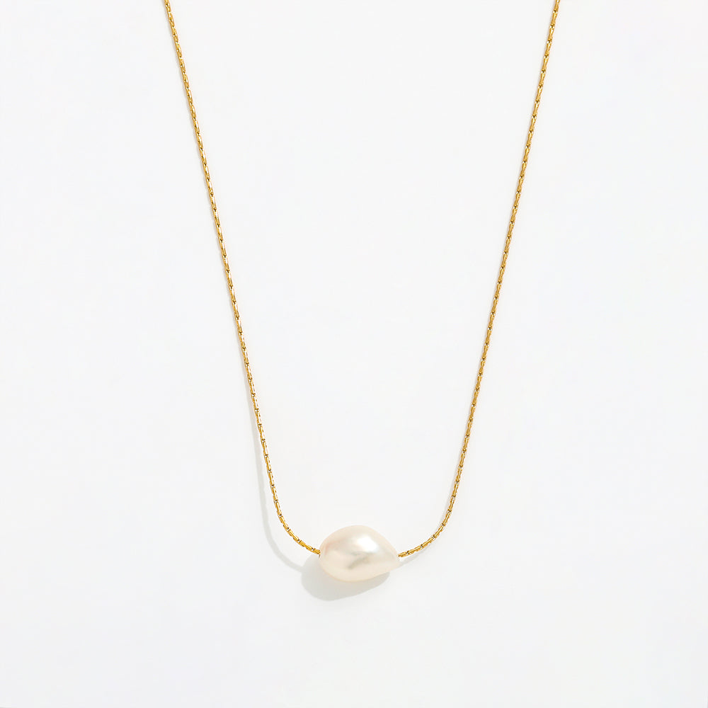 Croía Pearl Drop Necklace