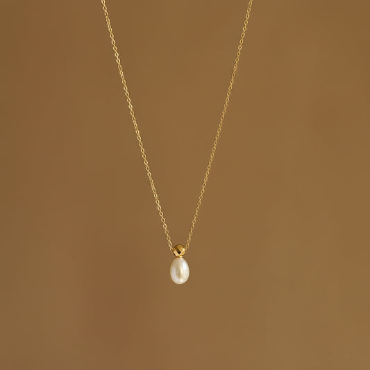 Solitaire Pearl Necklace