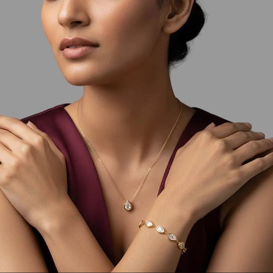 Éclat Diamond Tear Drop Necklace