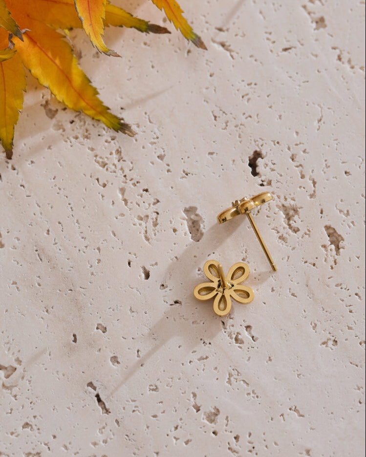 Daisy Gold Petal Studs