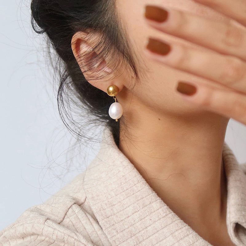 Trendy Vintage Natural Freshwater Pearl Earrings.