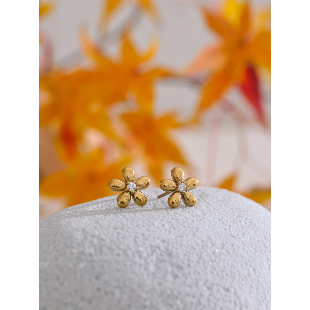 Daisy Gold Petal Studs